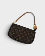 2006 Louis Vuitton Classic Pochette Accessoires Handbag