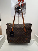 2011 Louis Vuitton Totally MM Handbag