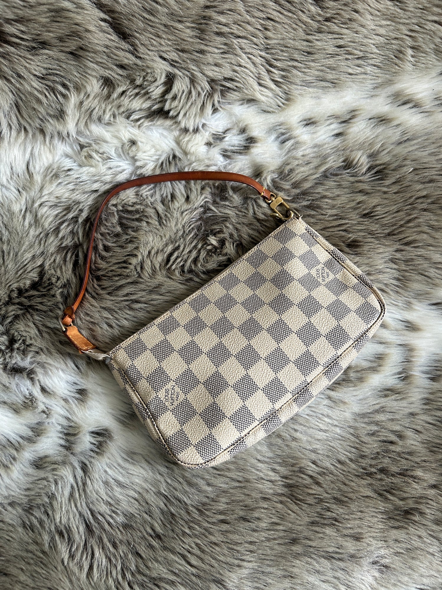 2009 Louis Vuitton Damier Azur Pochette Bag