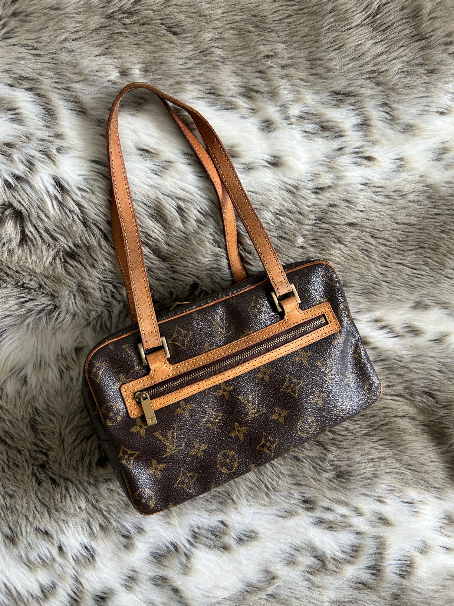 Vintage 2003 Louis Vuitton Cite MM Shoulder Bag