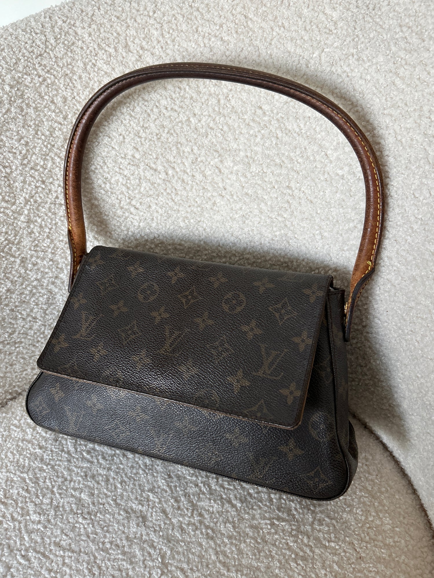 Vintage 2001 Louis Vuitton Looping PM Shoulder Bag