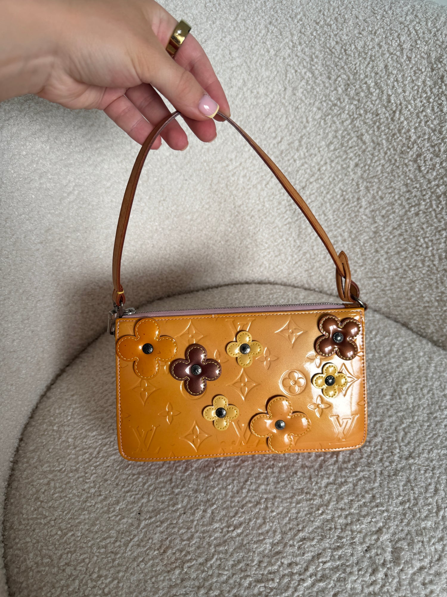 2000s Louis Vuitton Vernis Lexington Petal Handbag