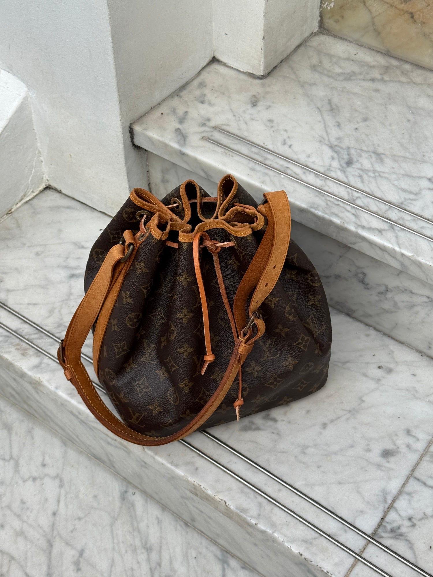 Vintage 90s Louis Vuitton Petit Noe Drawstring Shoulder Bag