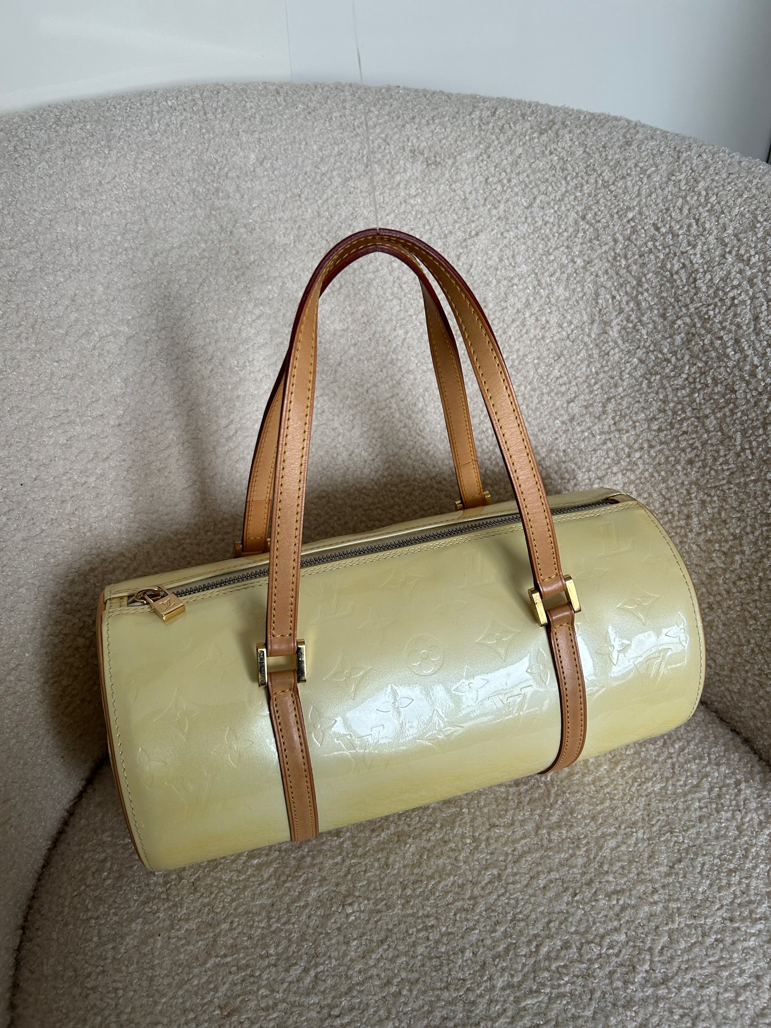 2006 Louis Vuitton Vernis Bedford Cream Handbag